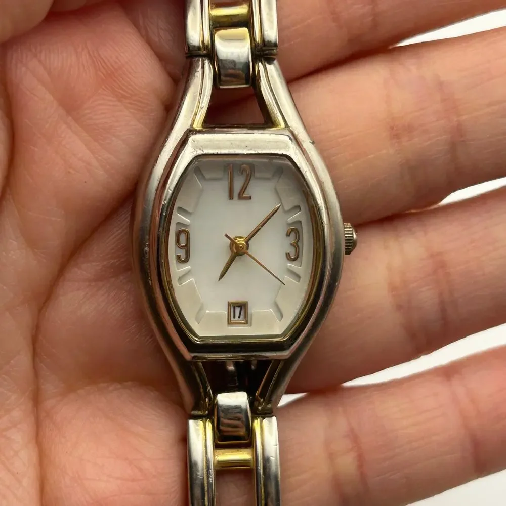 Two Tone Mother Pearl Women’s Fashion Watch Working New Battery